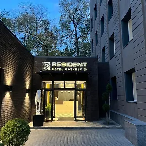 Resident Kazybek Bi Almatı